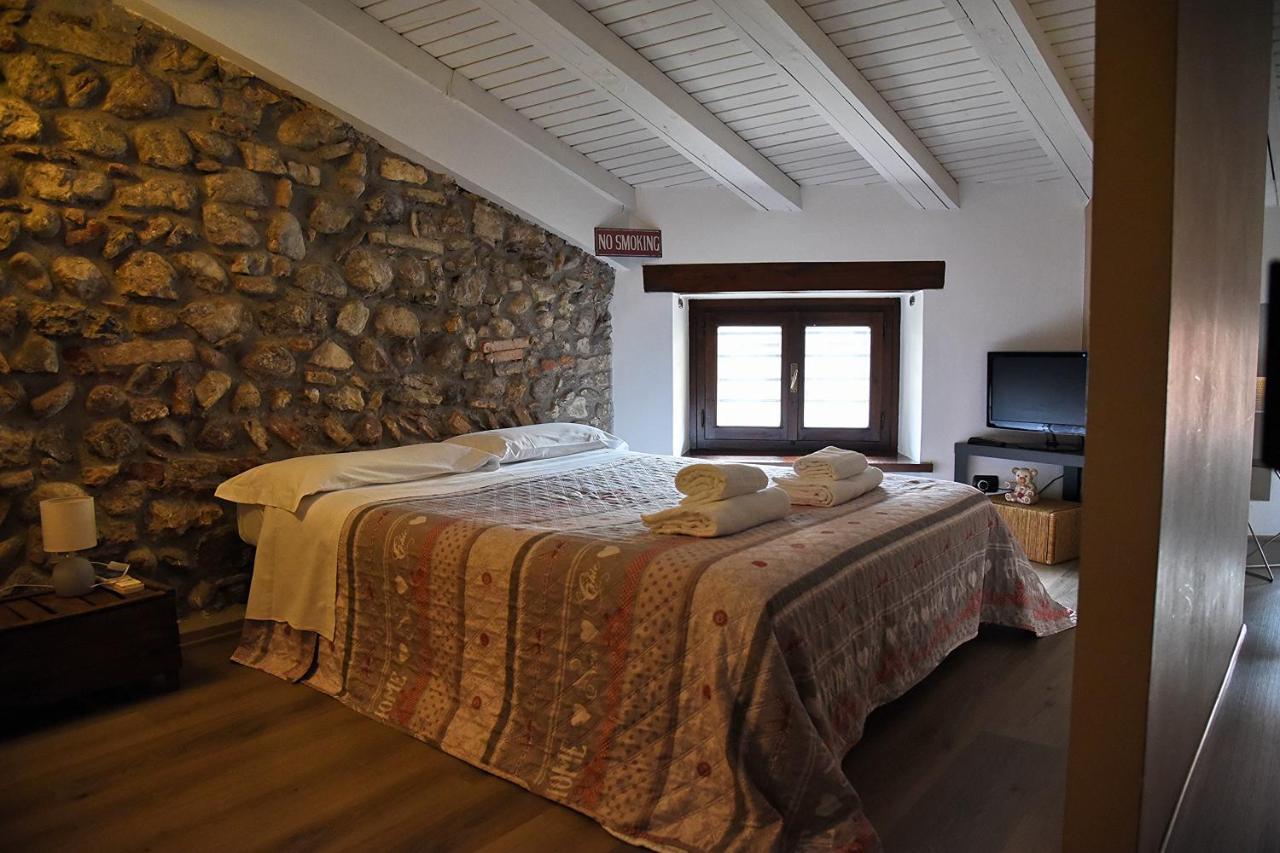 Bed and Breakfast Prigioni House Песк'єра-дель-Гарда Екстер'єр фото