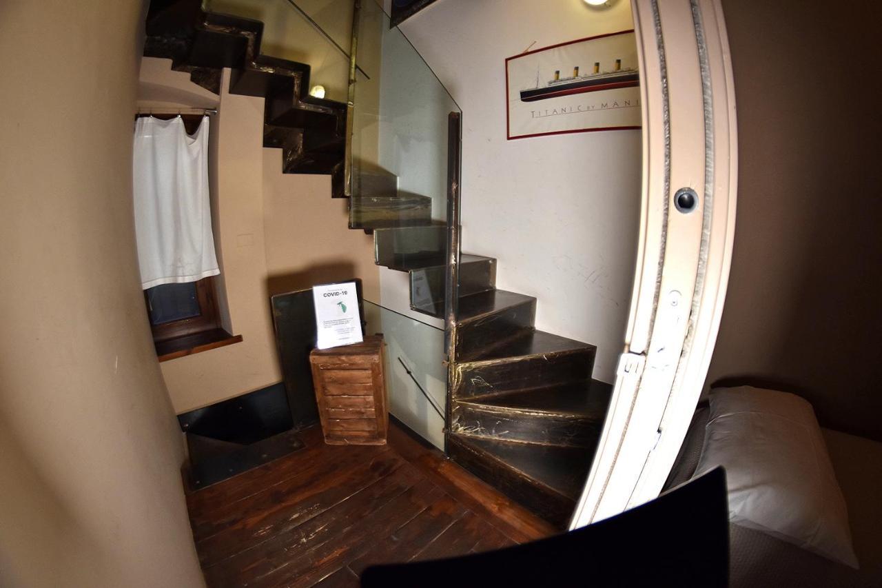 Bed and Breakfast Prigioni House Песк'єра-дель-Гарда Екстер'єр фото