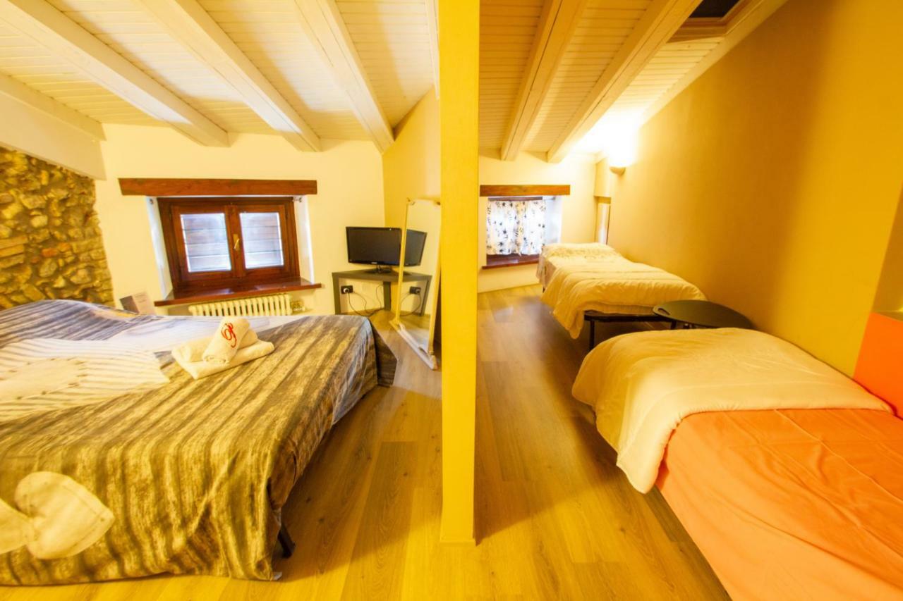 Bed and Breakfast Prigioni House Песк'єра-дель-Гарда Екстер'єр фото